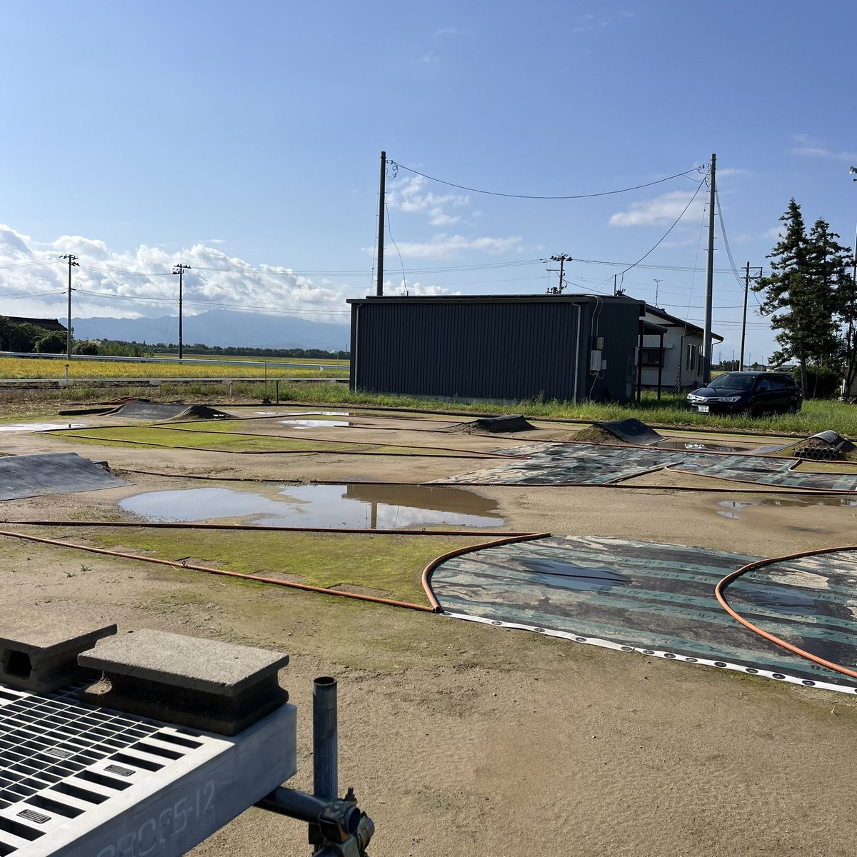 takki4765's tweet photo. 今日は久々のラジコン‼️
意気揚々とサーキットに到着したが
所々に水溜り…
え？雨降ったの？…残念。💦

仕方なく開店時間まで時間潰してオンロードサーキットへ‼️

今日も楽しく遊びました😄

お昼は町田商店さんでラーメン🍜

#MTFRC
#TOPSPEED https://t.co/ypOhoeOglO