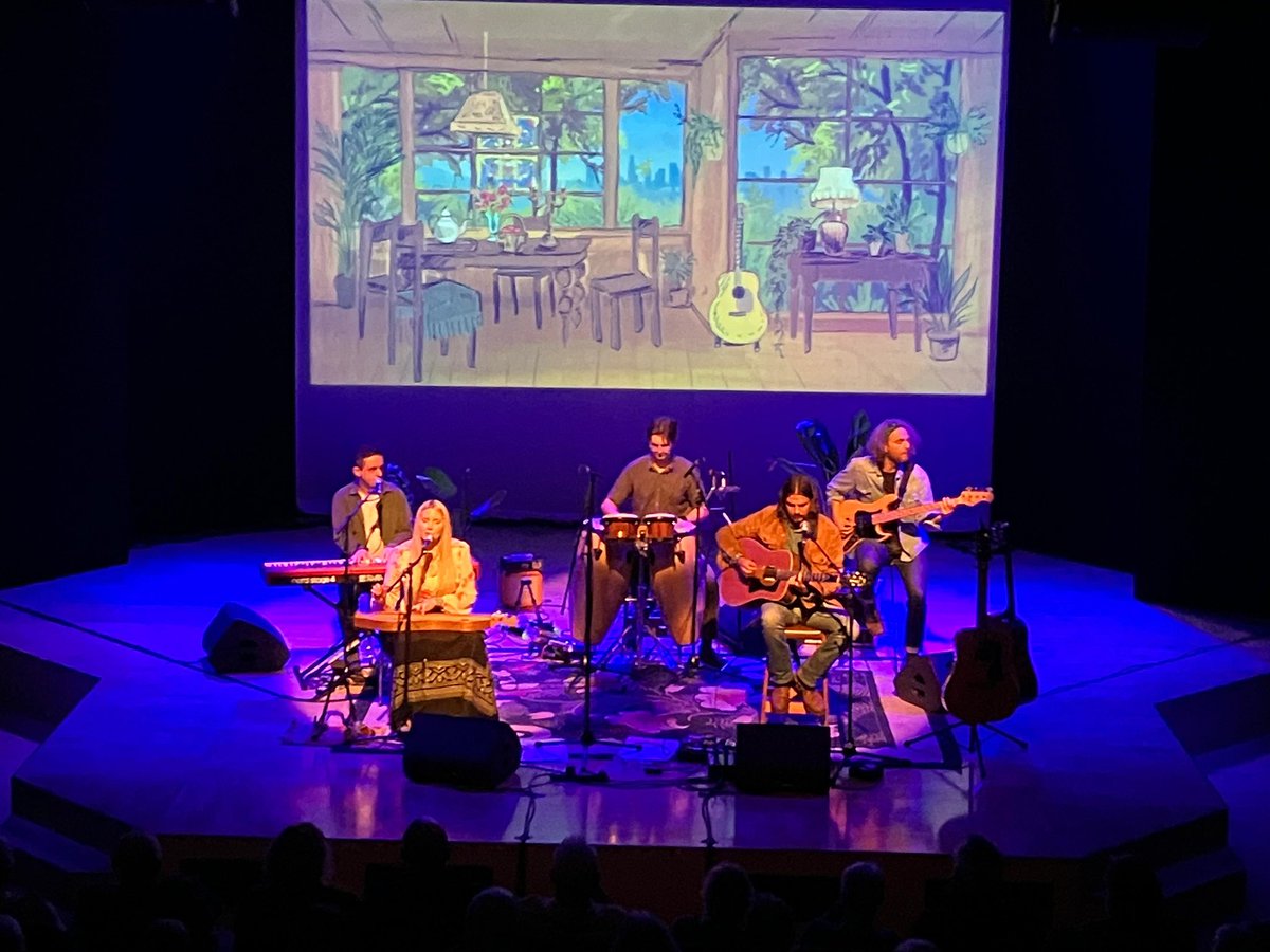 Last tix available for ‘This Flight Tonight -The Songs of Joni Mitchell’ St George’s Hall Bristol.. Saturday 20th September’25  

stgeorgesbristol.co.uk/whats-on/this-…