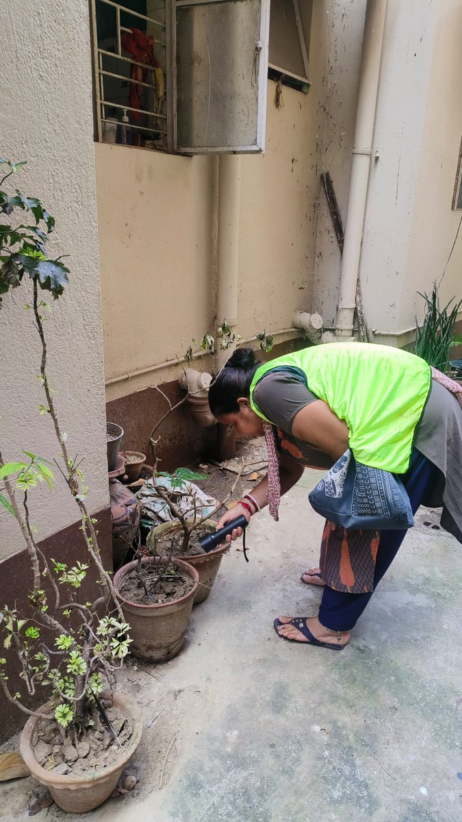 kmc_kolkata's tweet image. A few pictures of the frontline workers of the Vector Control Team on duty across the city.

#VectorControlByKMC #KMConDuty