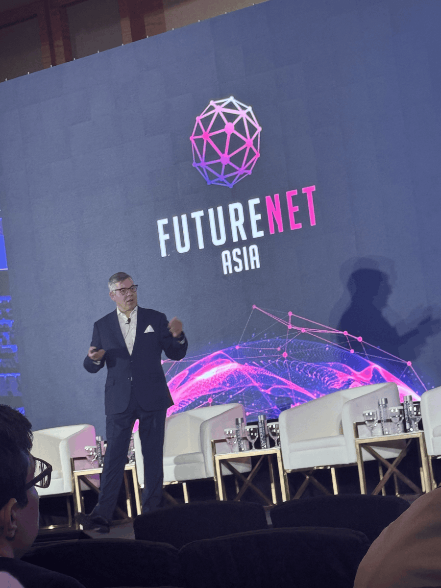 ericsson's tweet photo. How can autonomous operations create balance in the wider #AN discourse? This is what Sam Keys-Toyer dove into on stage today at #FutureNetAsia.
Learn how AI intent-based Ops can bridge this: https://t.co/HSE4K2hgBK https://t.co/FwOwn4eJvE