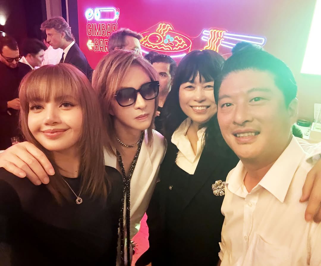 Yoshiki IG update with #LISA: 

🔗 instagram.com/p/DOpvX57kVj-/…

#latepost 

<a href="/wearelloud/">LLOUD</a>