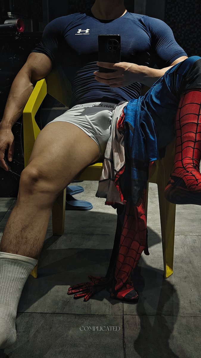 Shih Cien - 借用美國蜘蛛人粉絲同好Anson Chow 製作的每集標題集合圖片，來講講我自己對於《蜘蛛人：你的友好鄰居》一些想法，本篇文章內容僅供各位參考，也歡迎大家有不同想法來做討論。  基本上來說，就一個蜘蛛人動畫影集，他在美學上參考原始的, image size:675x1200