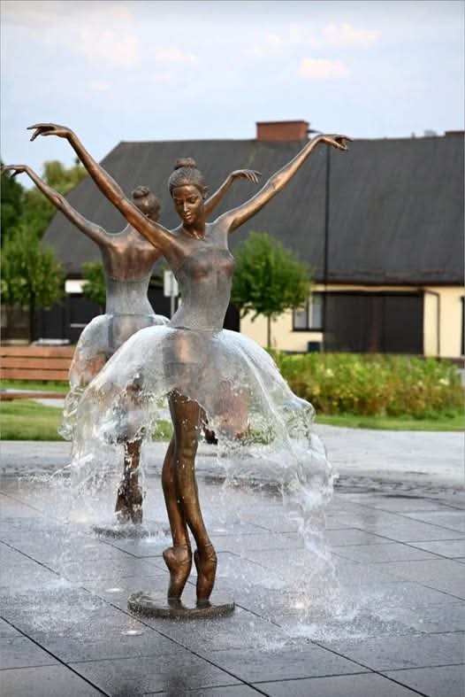 Stas33909559's tweet image. Фонтан в маленьком литовском городке Плунге.