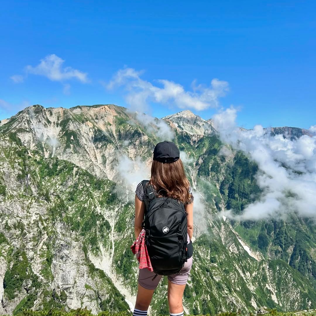 NaolKotoha's tweet photo. 八方尾根からの白馬三山が絶景でした かっこいい⛰️💚 #八方尾根#唐松岳#白馬三山を眺めながら

#trekking #hiking #yamagirl #登山 #山登り #トレッキング #登山女子 #山ガール #登山コーデ #登山好きな人と繋がりたい #低山登山 #登山初心者 #山が好き #自然 #アウトドア女子 https://t.co/R3f8dEUqh7