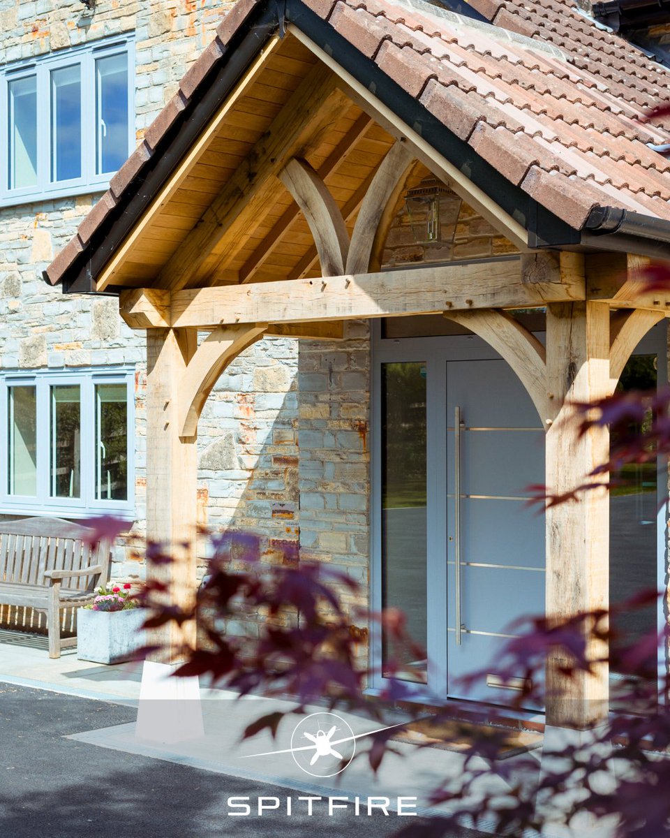 SpitfireDoors's tweet image. Modern design meets rustic charm 🌿

Ready to transform your home’s first impression?
🔗 Design yours at spitfiredoors.co.uk

#SpitfireDoors #LuxuryEntrance #ModernMeetsTraditional #AluminiumFrontDoor #HomeInspo #StatementEntrance #ArchitecturalDesign #DoorGoals