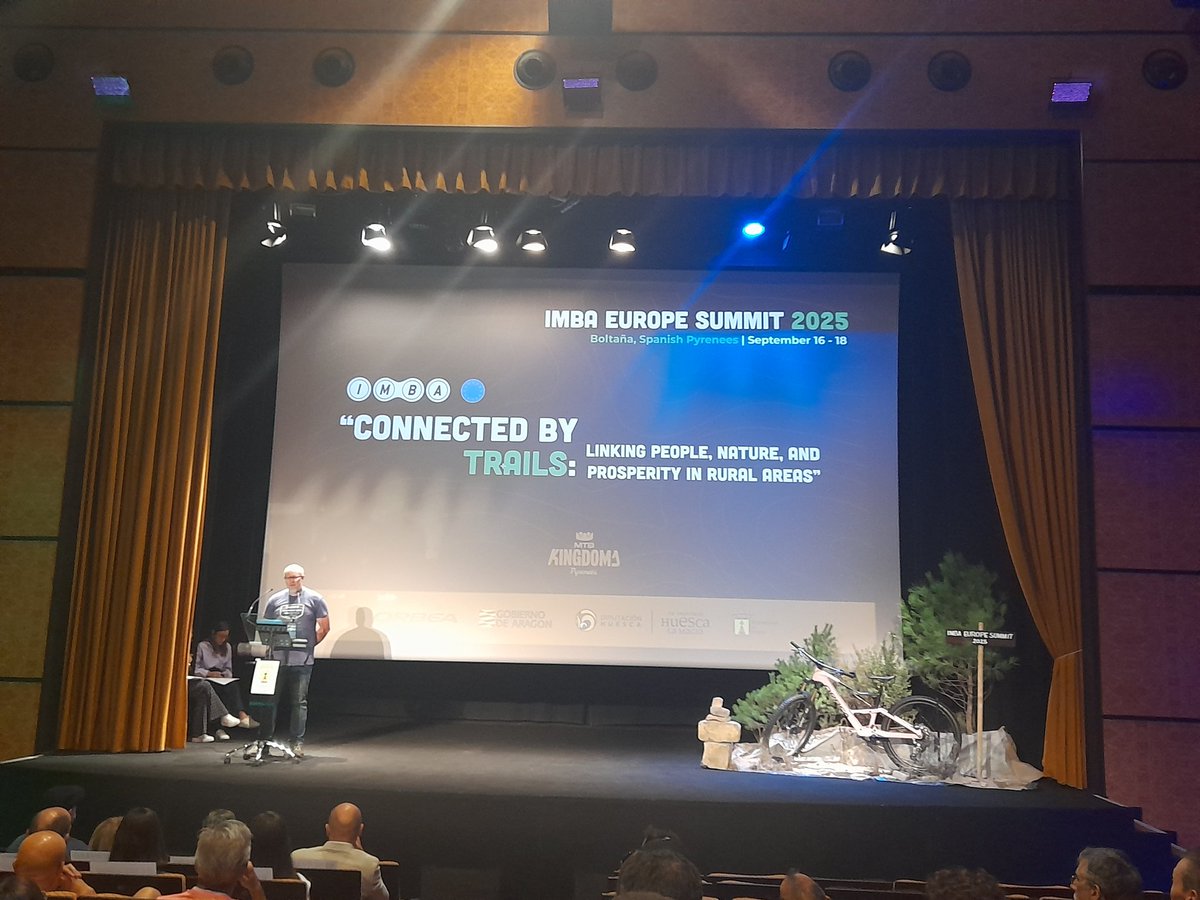 Rutas Pangea (@chuspangea) on Twitter photo Comienza el IMBA EUROPE SUMMIT 2025 <a href="/IMBAEurope/">IMBA Europe</a> en #Boltaña. Currazo organizativo de #mtbkingdoms
180 personas de mas de 22 países en el corazo del Pirineo, unidos por la Bici de Montaña. Comienza el IMBA EUROPE SUMMIT 2025 <a href="/IMBAEurope/">IMBA Europe</a> en #Boltaña. Currazo organizativo de #mtbkingdoms
180 personas de mas de 22 países en el corazo del Pirineo, unidos por la Bici de Montaña.