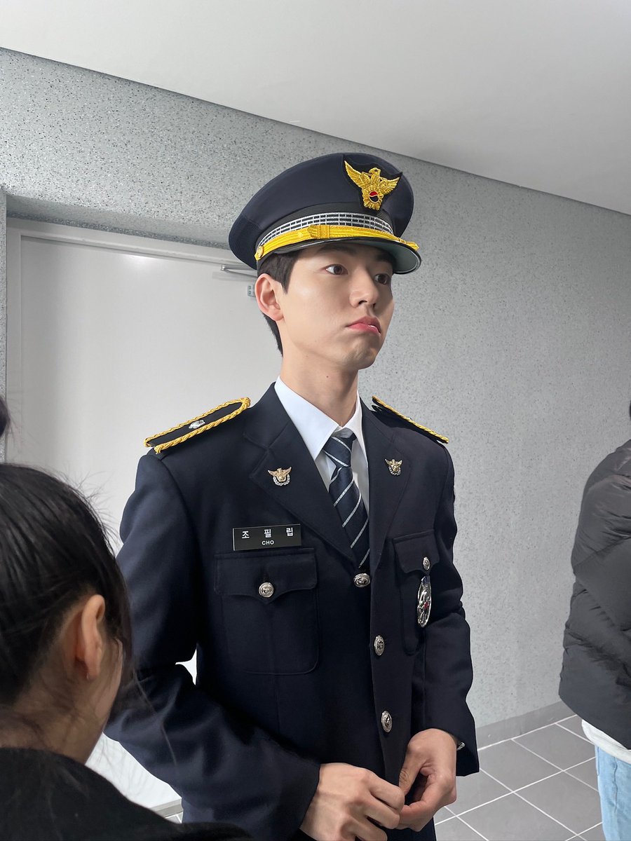 tosummer_'s tweet image. 헐 배현성 경찰 제복 ㅁㅊ..................