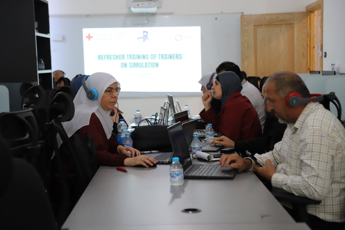 NablusUni's tweet photo. #NUVTE, in cooperation with the French Red Cross #FRC, held a refresher training via Zoom for Ibn Sina College faculty on simulation-based teaching. A step forward in enhancing academic skills and clinical training quality. https://t.co/1mLQBgx5at