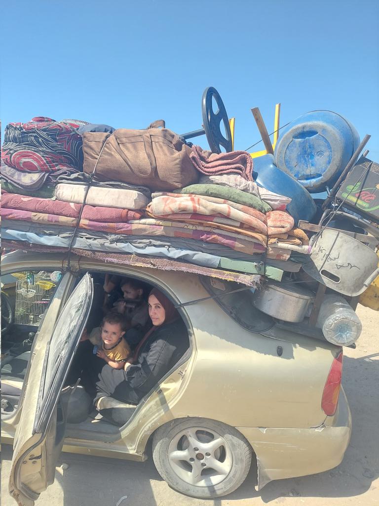 jomanagaza0's tweet photo. We are here waiting to evacuate from northern Gaza to the south
. https://t.co/cvrABJggsH
My children are scared and eagerly waiting for a safe place where they can feel calm, even for just one night, even if they don’t have a bed to sleep in.
Please don’t forget us in your prayers, your support, and your donations to help save the lives of the children. 💔🙏
@Alexander_Avina @SaulWilliams @willmenaker @sale_gose @MissPavIichenko @sistertonin @nada_chehade_ @the_kk @Dr_mauraf @oliveegirl @ProfSunnySingh @jaybeware @Louis_Allday @sarayupani @chronic_dyke @HannahBahloul  @bajablasted69 @shazawaa @MothTongue_ @Ibrahimjafr @averyjamesqn @wtfis2bdone @DrNeenaJha @postcyborg @AngryPeddler @NateB_Panic @MothTongue_