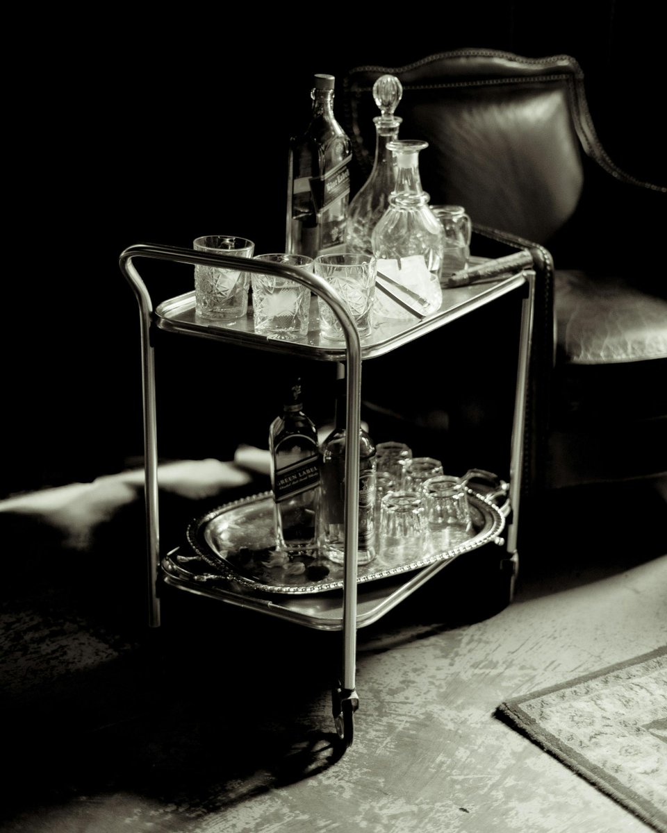 kitchenmaster92's tweet image. A well-stocked bar cart: where every hour is happy hour.

#BarCart #MixologyMagic #HomeBarEssentials #StylishSips #CocktailCorner #DrinkInStyle #SipSipHooray #PourAndPlay #BeverageBliss #CocktailCrafting #HostWithTheMost #BarBeauty #SipAndSavor