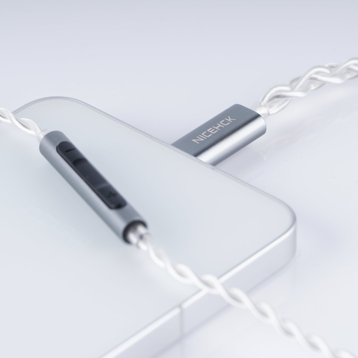 NicehckAudio's tweet image. 🎶 Plug &amp;amp; Play HiFi on your iPhone 17!
NICEHCK SP4 USB-C IEM Cable brings crystal-clear sound, no dongle needed.
👉 Get Yours Here
NICEHCK Official Website:
nicehck.com/products/niceh…
AmazonUS: 
amazon.com/dp/B0D87F3692

#iphone17series  #USBC #HiFi #NICEHCK #IEMcable #MusicLovers