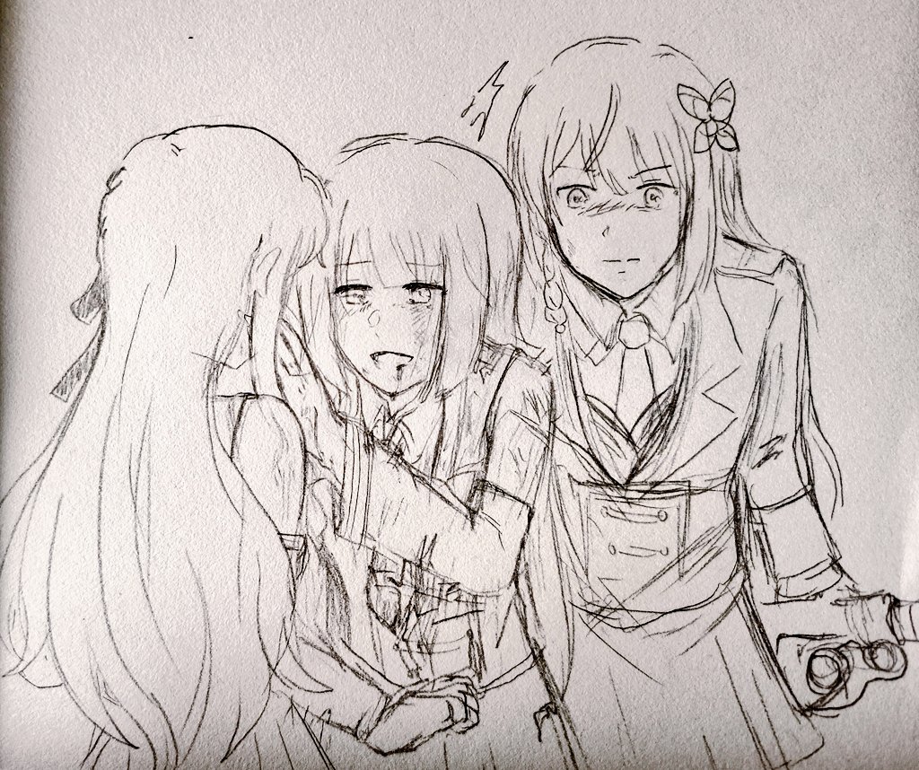 たかなほと純.. Rewatching TBO makes me noticed Kiito's reaction behind TakaNaho and how it turns from shocked into horror when she saw Takane's injury, perhaps the wound was so big you can see it from her back. She must be thinking how Takane will survive that too. So kindhearted