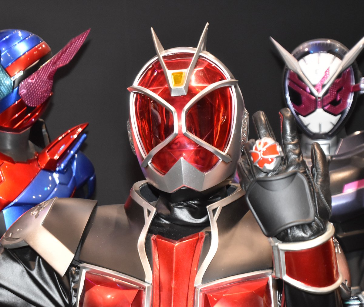 公式が『仮面ライダーウィザード』変身音の耐久動画を公開💍
“シャバドゥビタッチヘンシーン”でおなじみ　実は呪文の詠唱破棄という設定
oricon.co.jp/news/2406828/?…

#仮面ライダーウィザード <a href="/HKR20_official/">仮面ライダー公式</a>