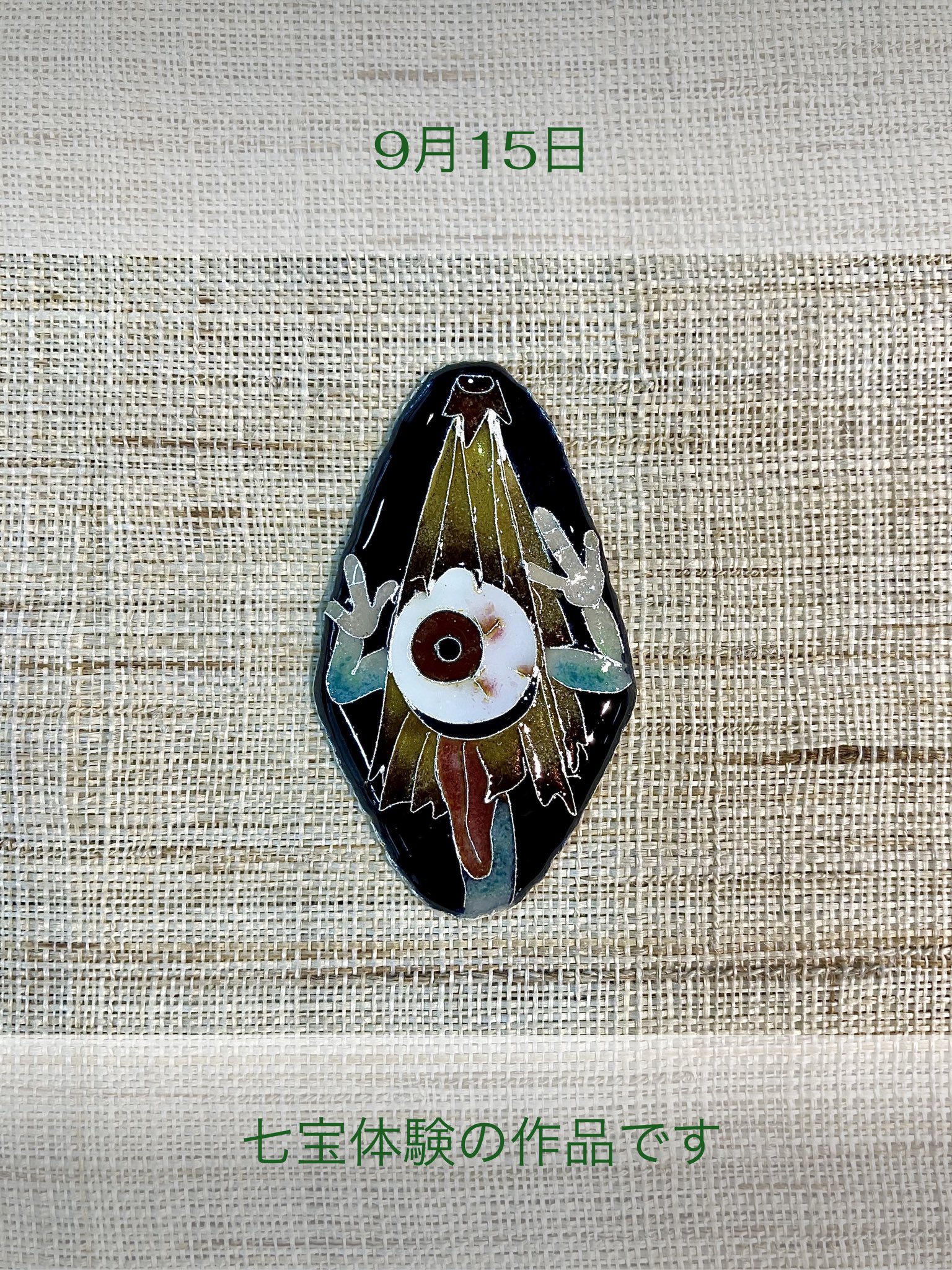 七宝焼 窓辺 (京七宝) ヒロミ.アートの七宝絵画 七宝焼 窓辺 (京