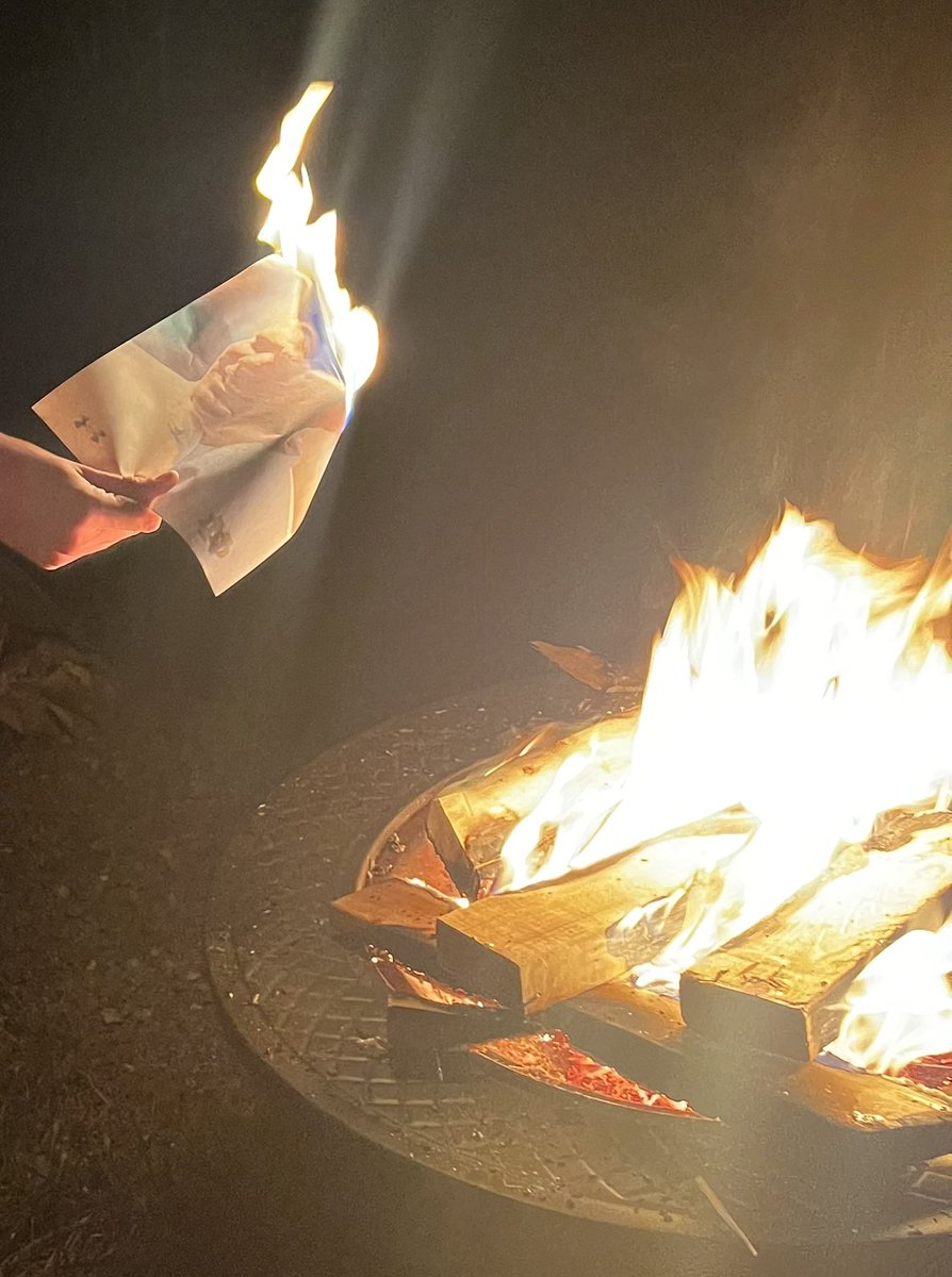 JLoKnowsBall's tweet photo. Ashes to Ashes. #FireChrisAsh https://t.co/70gGesXQFq