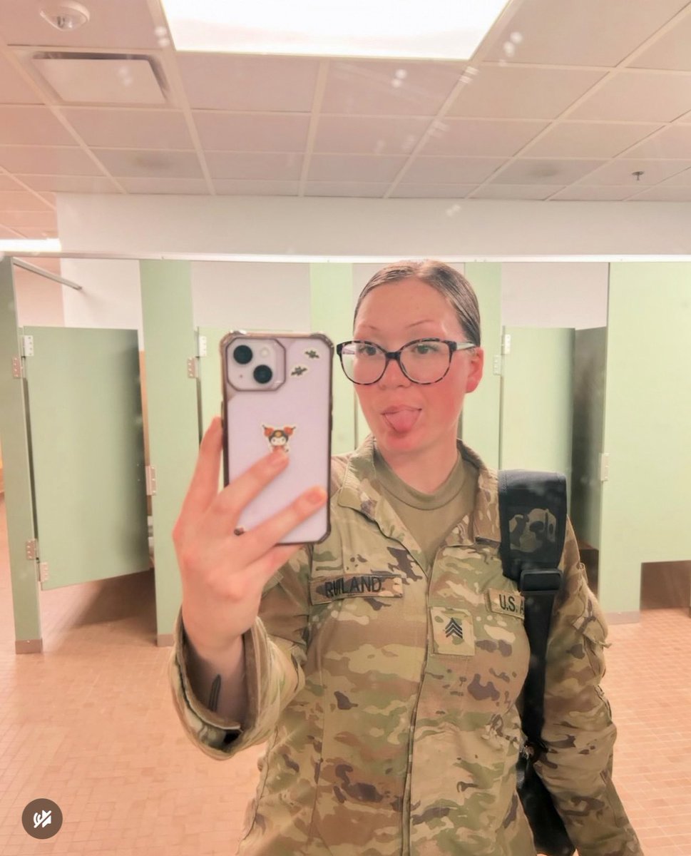 MostlyPeaceful's tweet photo. Meet Army SGT Caitlyn Rutland

She’s has some interesting opinions she reportedly shared publicly about the murder of Charlie Kirk, Trump, and fellow conservative Americans. 

Another radical in our ranks. Unfit for service. 

@libsoftiktok @deptbuilding01 https://t.co/5nRbC9Kb8y