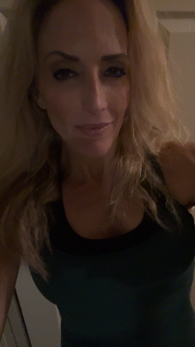 1MariaGaudette's tweet photo. Selfie’s of the month… Toot’s won me &amp; Rock by a mile.. #laughteristhebestmedicine #makeitloud https://t.co/Zswzf12Loc
