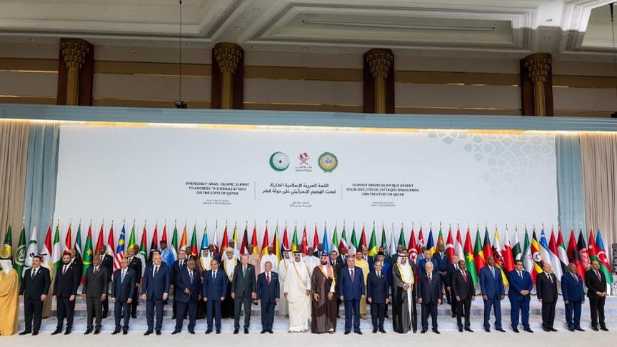 تعقيبًا على انعقاد القمة العربية الطارئة في قطر على خلفية الاعتداء الإسرائيلي على الدوحة، نؤكد وقوفنا مع رئيس الوزراء محمد شياع السوداني في قوله: استقرار أي دولة عربية جزء لا يتجزأ من أمننا الجماعي.
#القمة_العربية #قطر #العراق #الوطن_العربي