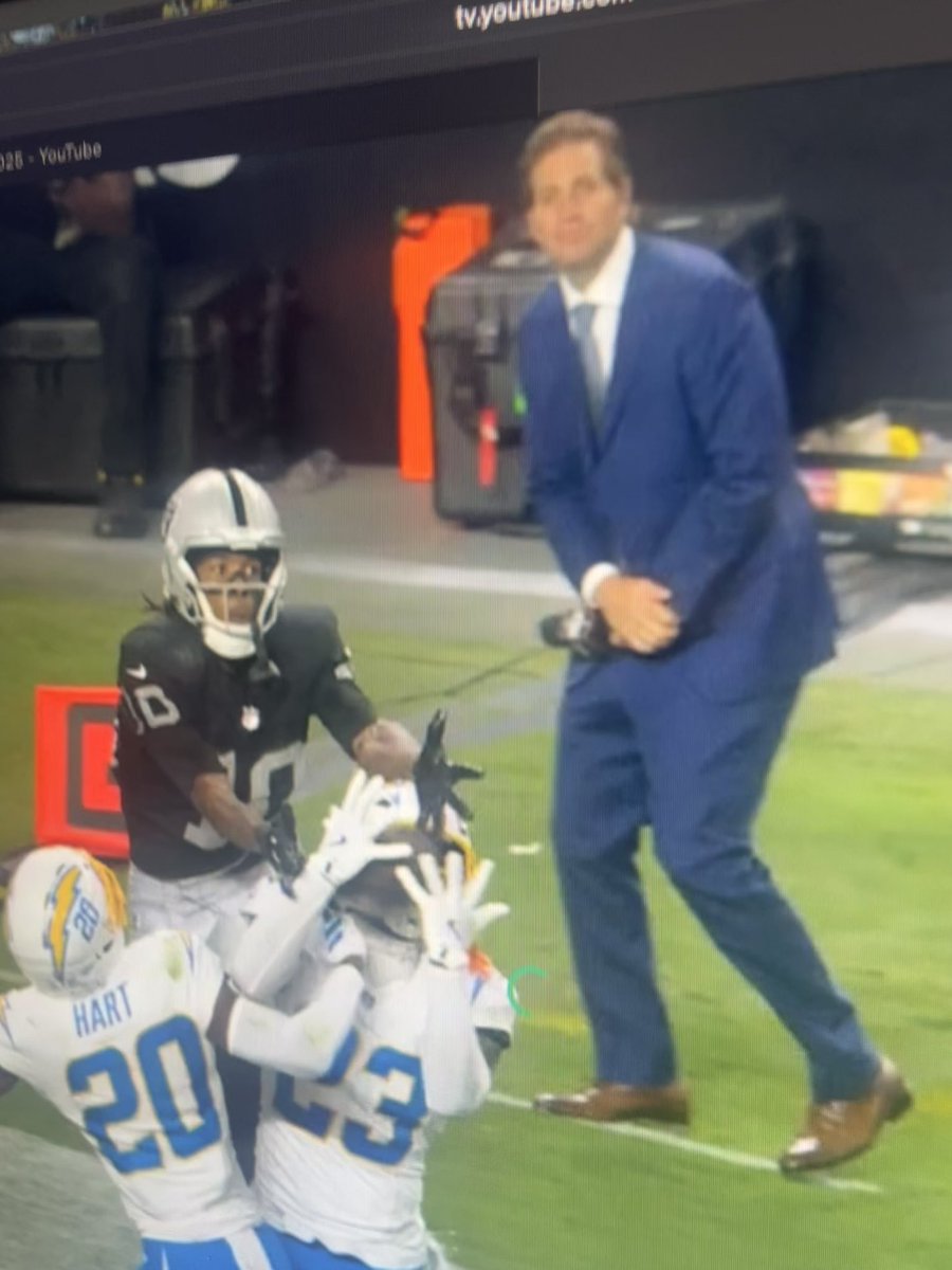 Chase___Cooper's tweet photo. What are we callin this pose? @PSchrags https://t.co/9O7VxXRmVw