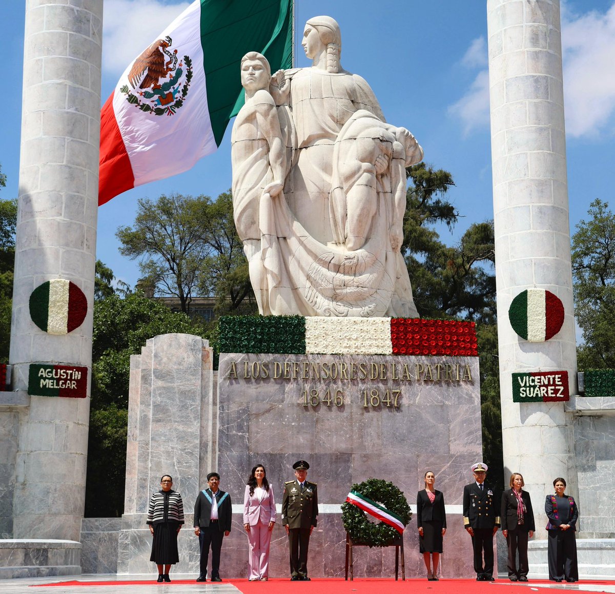 brendiSFou's tweet photo. El 15 de septiembre tendrá un eco distinto: el eco de la primera presidenta. #GritoHistoricoPresidenta https://t.co/g3VaZQRCxB
