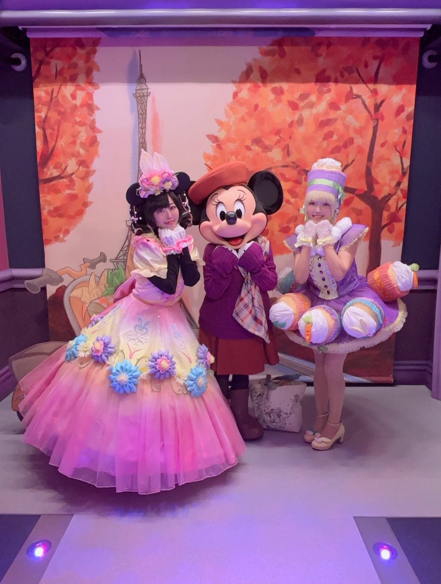 ミニーちゃんとご挨拶してきたよ〜〜💕💕💕 またイースターやって