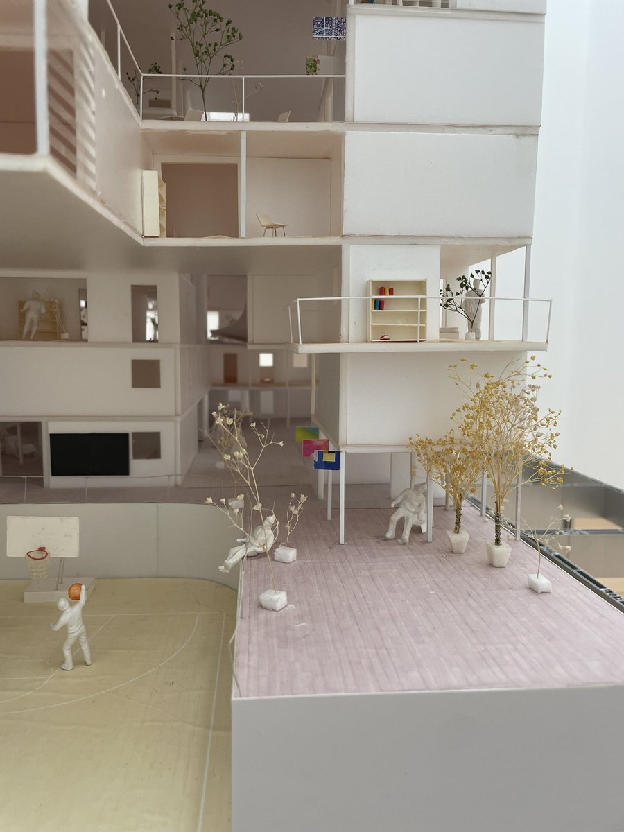 山本理顕展を見に初めて横須賀美術館へ。展示はボリューム満点で展示を見る前と見たあととでは美術館そのものの見え方も変わってきてまさに見て学ぶことが沢山あった。
