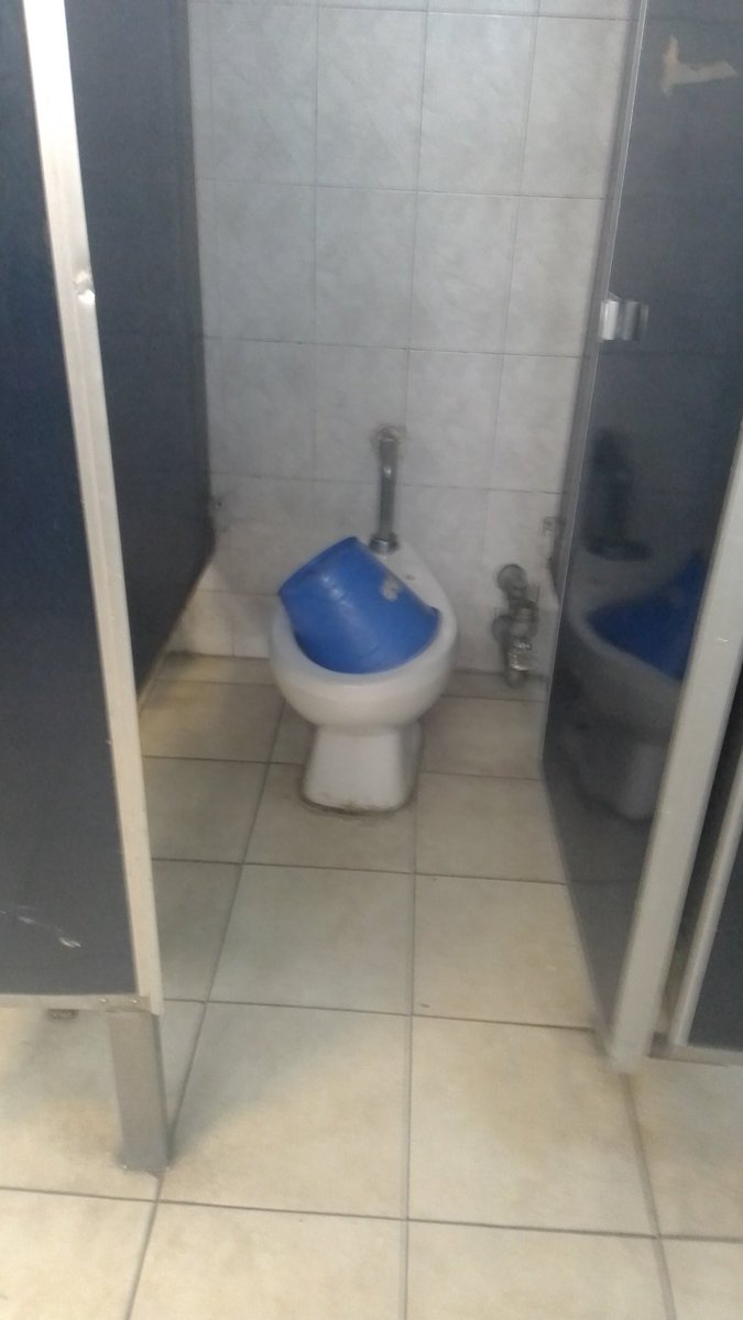 EduTL89's tweet photo. @ElUriel095 Claro mi amor pa eso estanques, juega el Banyard del Gamecube jeje https://t.co/SLuF4QcVjE