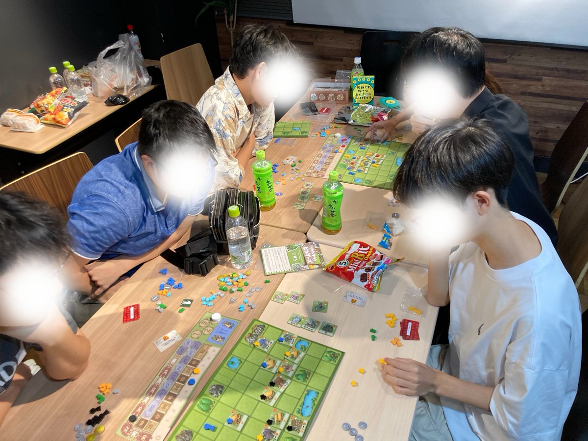 ボードゲーム交流会を9/14(日)に開催しました！♟️🃏
初対面でもすぐに仲良くなれて、就活や研究の場では見られない一面もたくさん👀
ご参加いただいた学生のみなさんありがとうございました✨
サポーターズでは今後もエンジニアを目指す学生同士の交流の場となるようなイベントを企画していきます！