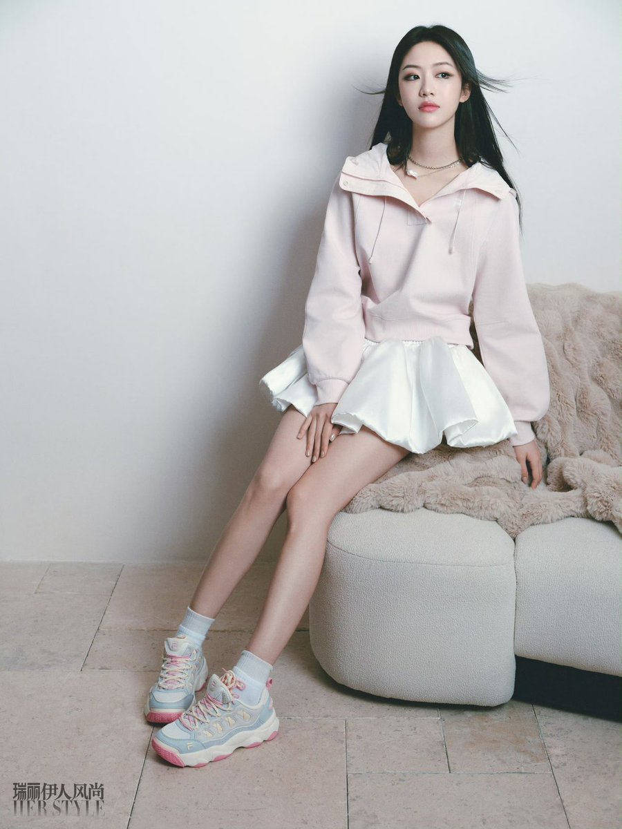 CHyungSiAn97's tweet photo. Hello queen, #HerStyle just dropped a photograph fashionable #xianghanzhi🖤🔥💍 https://t.co/ntSUl5jte6