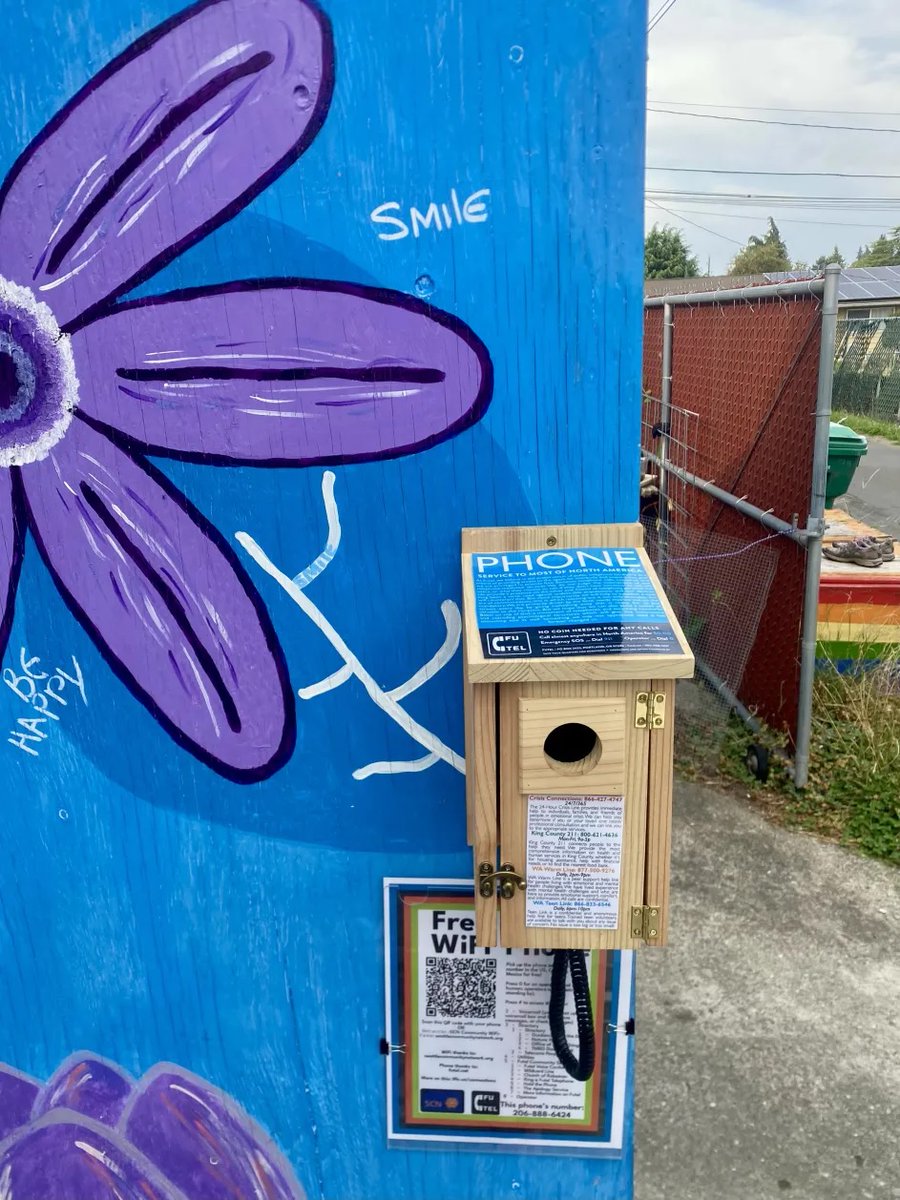 SeattleCommNet's tweet image. We've been partnering with Futel (futel.net) to put Connections nodes (lffc.us/connections/) at Seattle Community Fridge (seattlecommunityfridge.org) sites to provide free WiFi and landline phone service at each fridge; This is the Dunlap install: #seattle