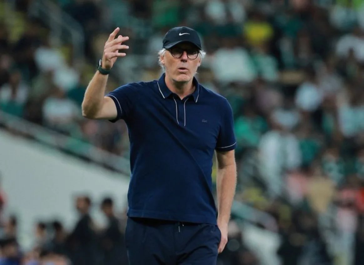 أصبحنا طقطقة للي يسوى واللي ما يسوى !!!!

للعلم بطولة النخبة الآسيوية سهلة ولا زلت أقولها بملئ فمي .

من صعّبها على الاتحاد هو الصنم الأرعن لوران بلان !!!