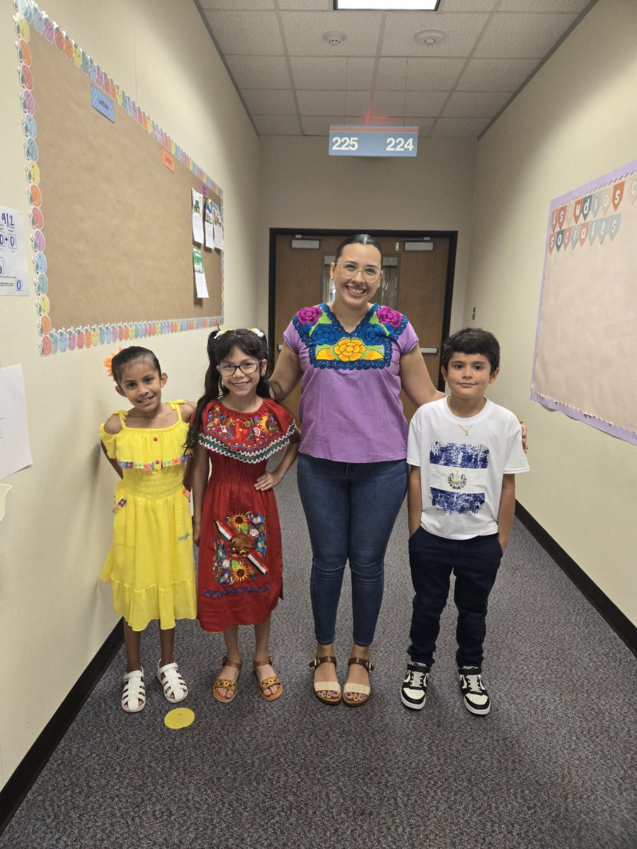 Hispanic Heritage Month! Celebrating the many cultures that make up our Alief community! #SomosAlief <a href="/AliefISD/">Alief ISD</a> <a href="/msMongesclass/">Ms. Monge</a> <a href="/BurucaMs/">Roxana Buruca</a> <a href="/MrVillegas5/">Mr. Villegas</a> <a href="/czdelgad/">Ms.Delgado✨</a>