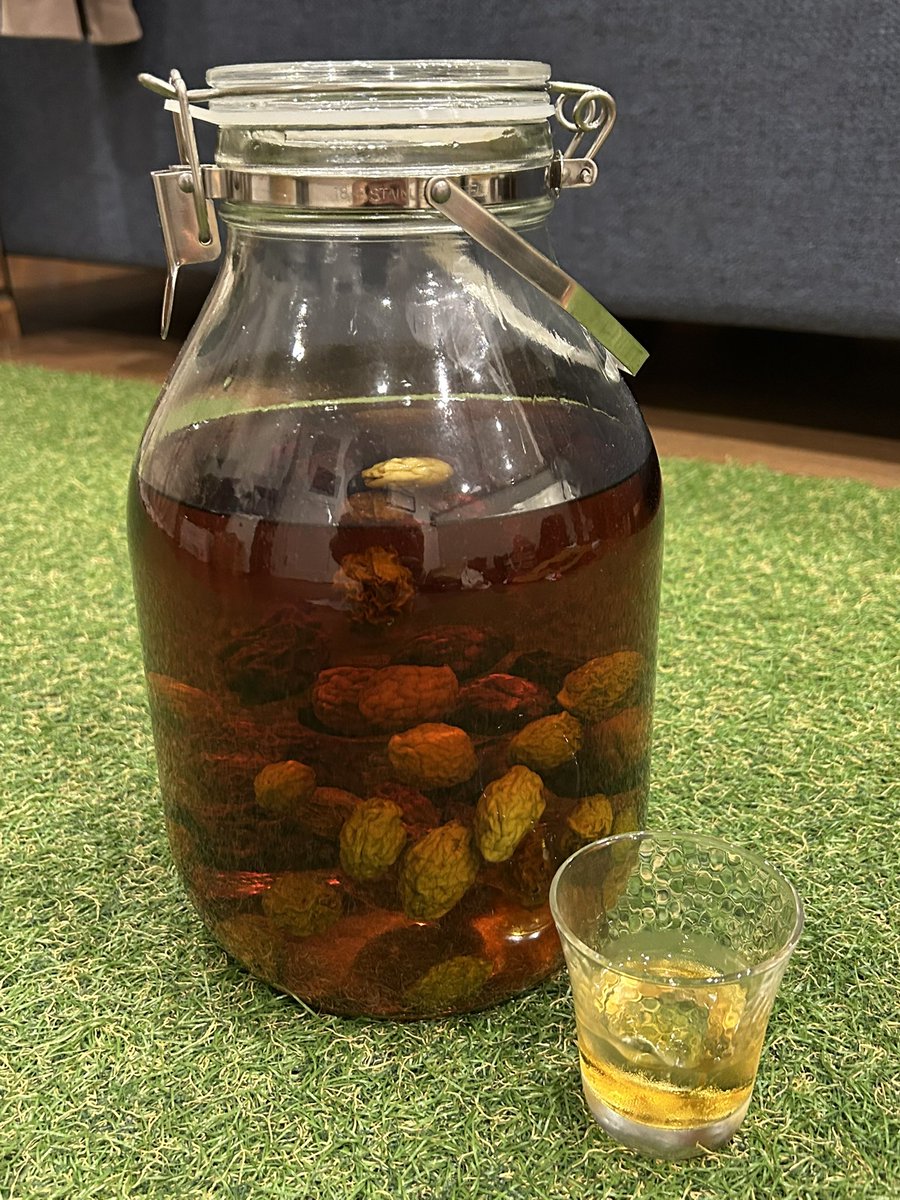 YoshidaRyoo's tweet photo. 飲んでみた

普通に美味い…
めちゃくちゃ美味い…

9ヶ月後にはいったい
どうなるのか…！！ https://t.co/qNDzclJ5mx