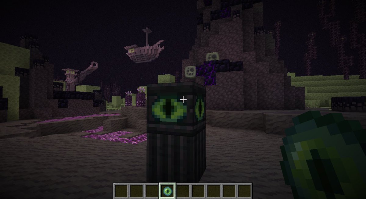 _1Gian1_'s tweet image. End Runes 
This structure can contain the seeker block which lets you teleport around the end if the block is linked to another! 
#minecraftidea #MinecraftLIVE #Minecraft #minecraftart