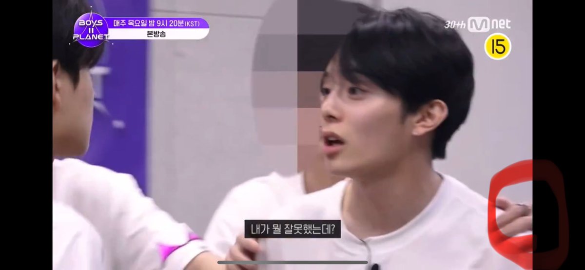 カンミンを抑える人差し指に指輪ない？これシンロンではない？？モザイク全然違うように見えるけども。
サンウォンと同じグループのとこ見たいよ