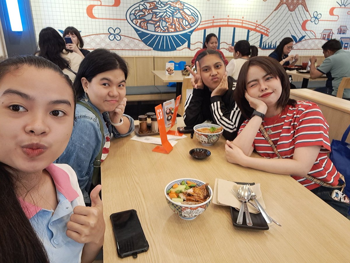 xandz34's tweet image. With the girls... 🤩
#malling #hangout #birthdaycelebration #adminnotonduty #adminduties 
📷  Sept 6 2025 (0)