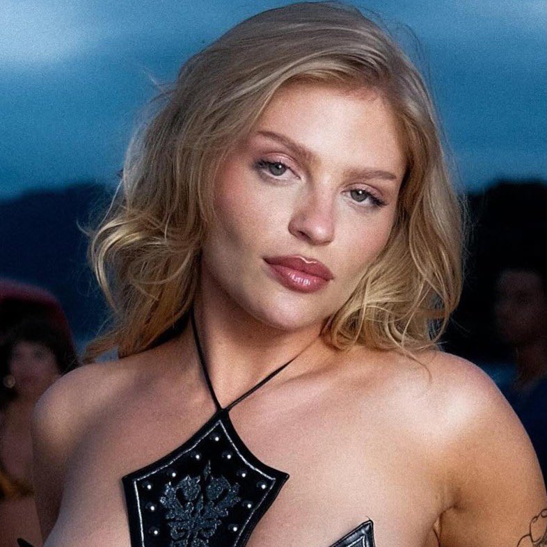 poponze's tweet photo. FARÁ HISTÓRIA! Luísa Sonza se tornará a 9ª artista brasileira a se apresentar no palco do Coachella. https://t.co/q5HT2afzv9