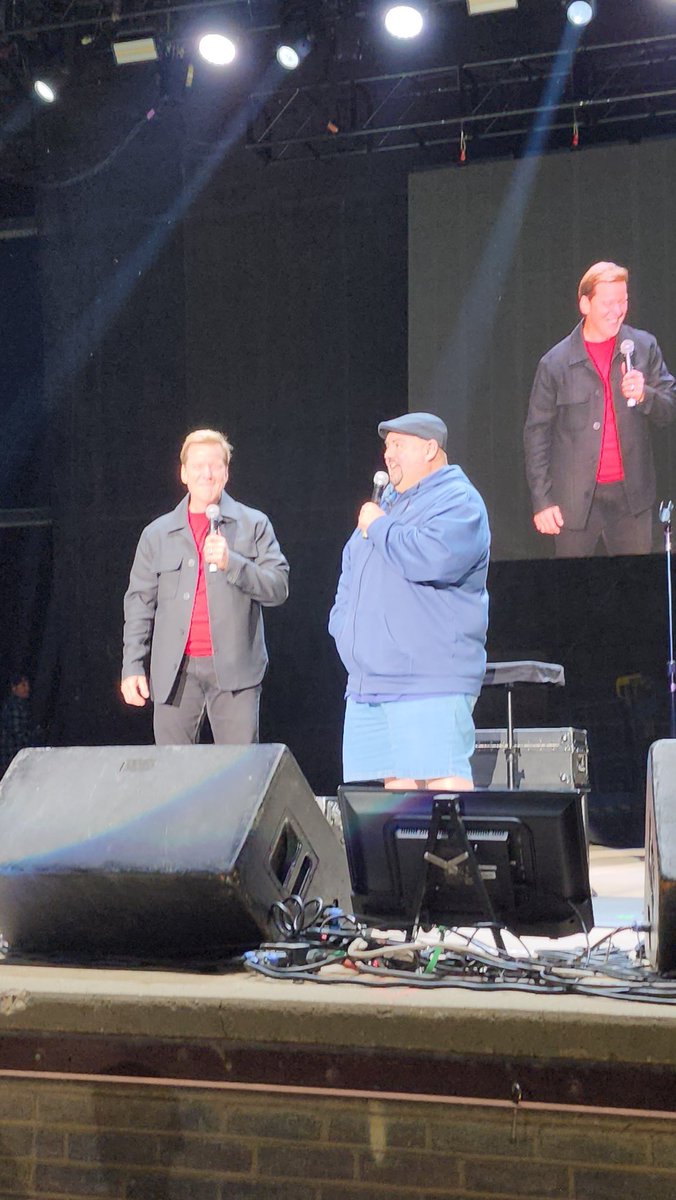 CoreyRoth1's tweet photo. @fluffyguy Yes please! That was an amazing show! https://t.co/y9grHK7GHT
