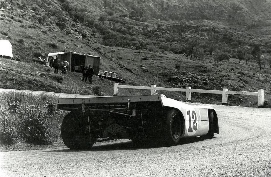 Rangé des voitures tweet media