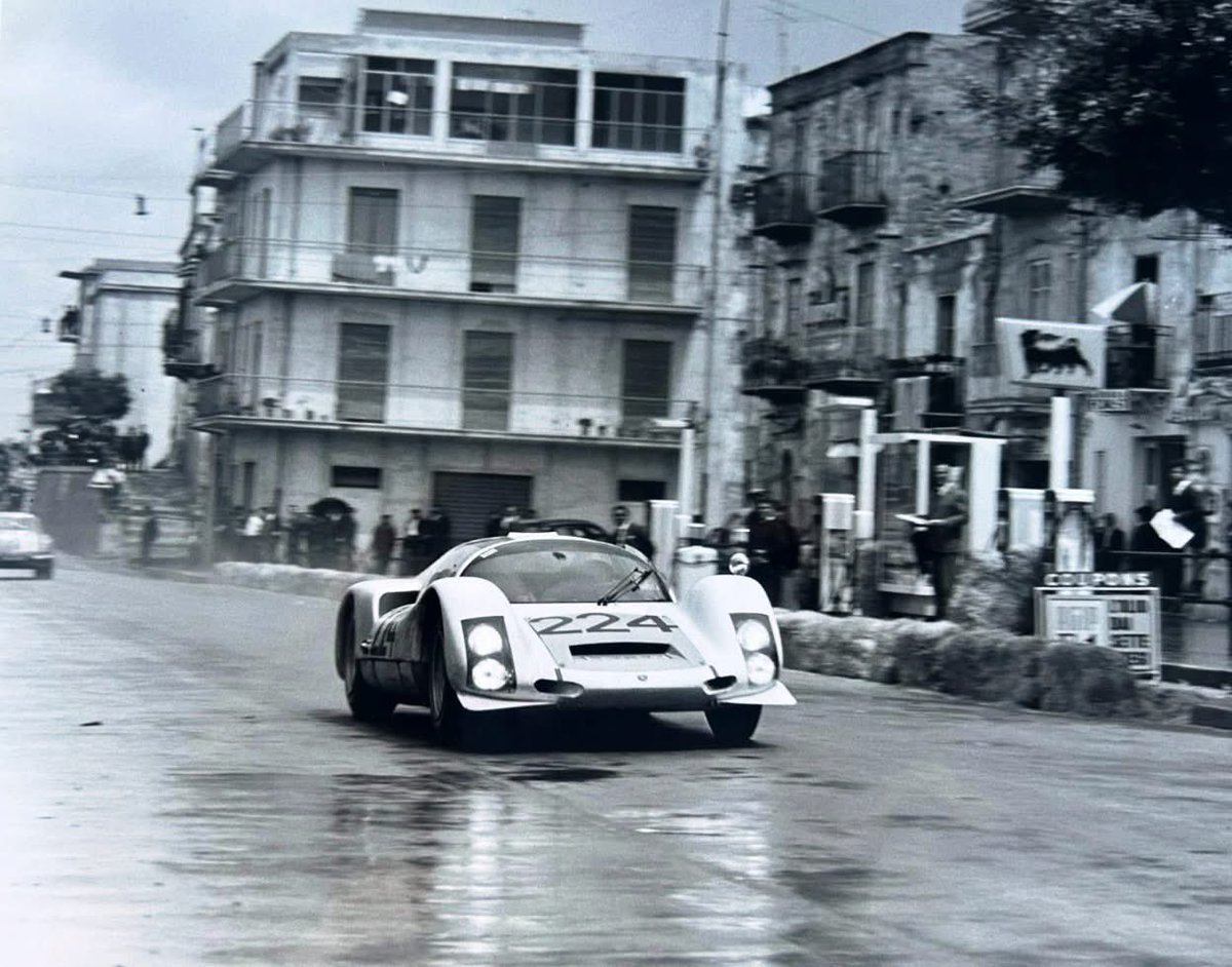 Rangé des voitures tweet media