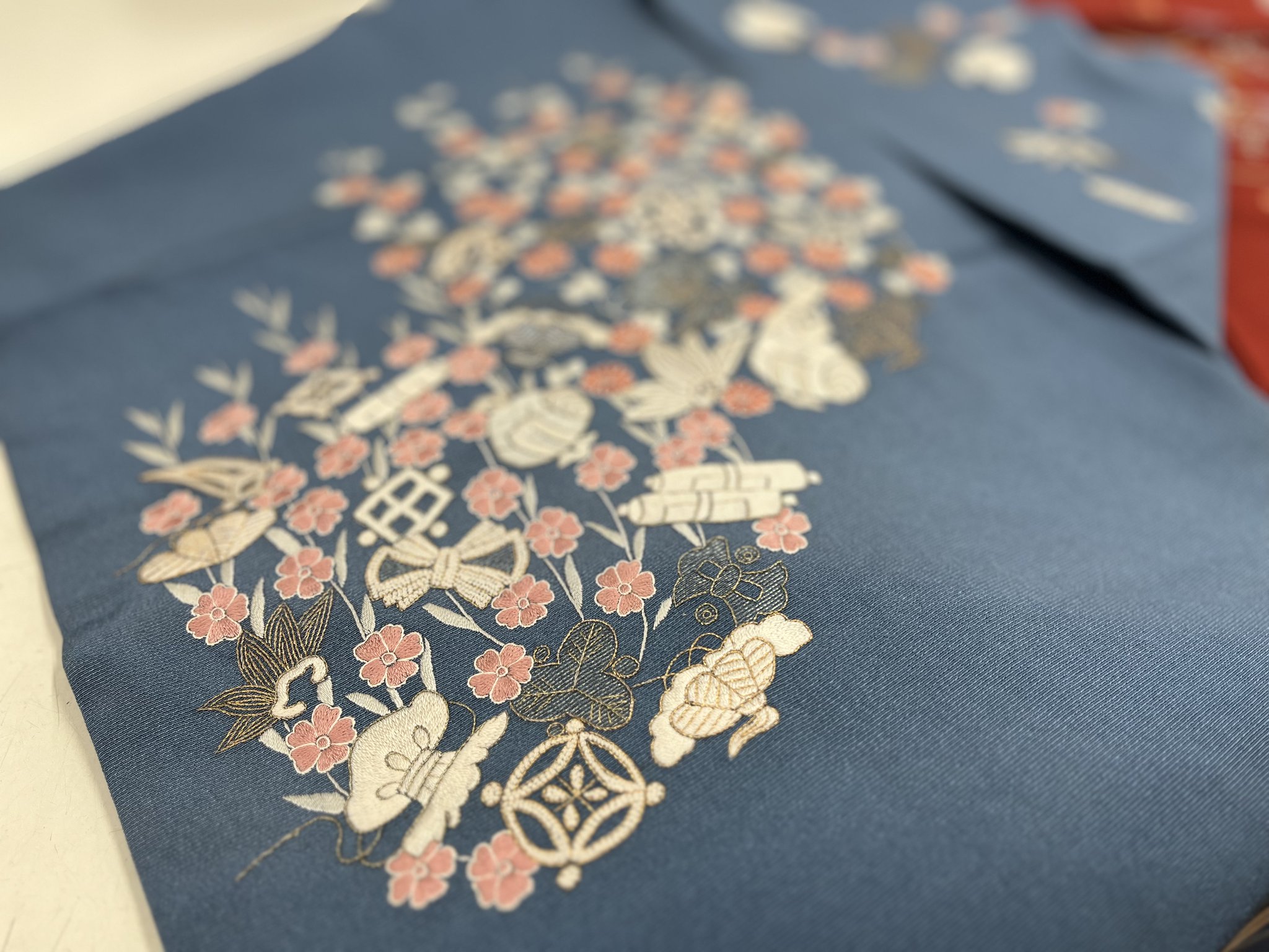 大型 写真集 洋書 【世界の刺繍 織物】Embroidered Textiles 大型 写真