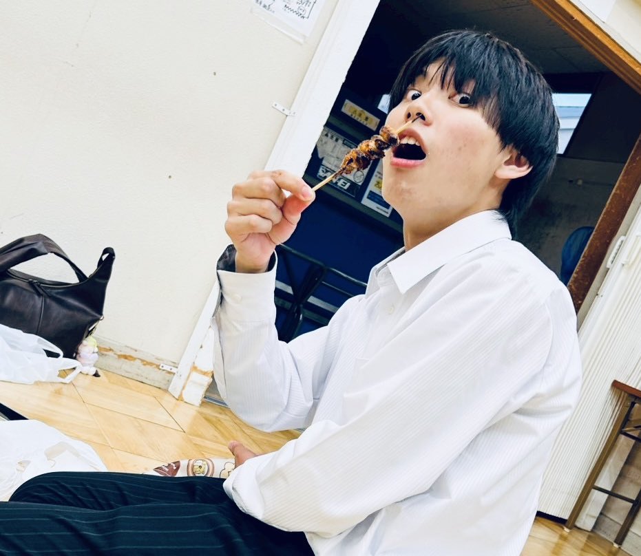 《役者紹介》 #迷々赤い鳥
 弟 役／雨紫苑

最近 夏木マリの魅力に気付いた