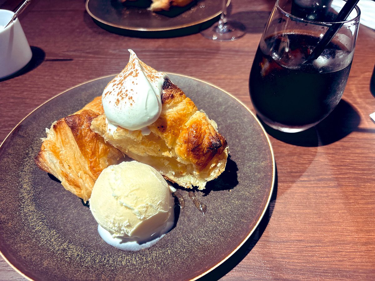 Zephyranthess's tweet image. 焼きたてアップルパイ
