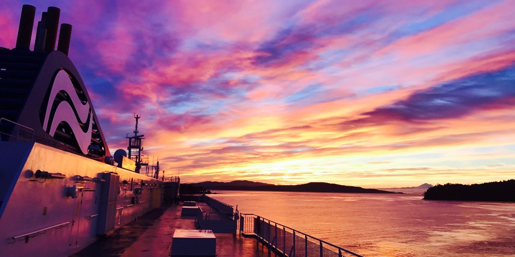 BCFerries's tweet photo. Good night, West Coast. We will be back to assist with any @BCFerries-related inquiries at 7:00 am tomorrow morning.🚢🌛

Until then, you can find our #CurrentConditons here: https://t.co/pc48hLJVvR

As well as our #ServiceNotices here: https://t.co/AUztHJxFiW ^sp https://t.co/WiwLWFTZJC