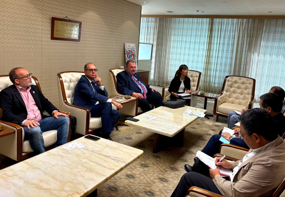CEEVO95's tweet photo. #valdoise / #Japon / #iledefrance / #CCI_95 / #Ceevo95 : Participation du CEEVO à la réunion associant le Président de la Chambre de Commerce et d'Industrie d'Osaka, Shingo Torii, et le Président de la Chambre de Commerce et d'Industrie départementale du Val-d'Oise, Pierre Kuchly https://t.co/4GZsa0dxO0
