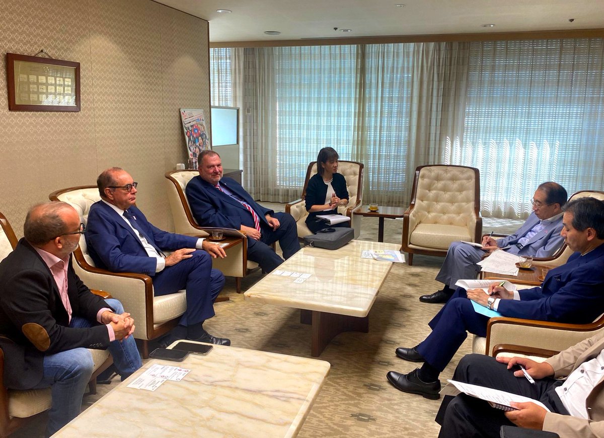 CEEVO95's tweet photo. #valdoise / #Japon / #iledefrance / #CCI_95 / #Ceevo95 : Participation du CEEVO à la réunion associant le Président de la Chambre de Commerce et d'Industrie d'Osaka, Shingo Torii, et le Président de la Chambre de Commerce et d'Industrie départementale du Val-d'Oise, Pierre Kuchly https://t.co/4GZsa0dxO0
