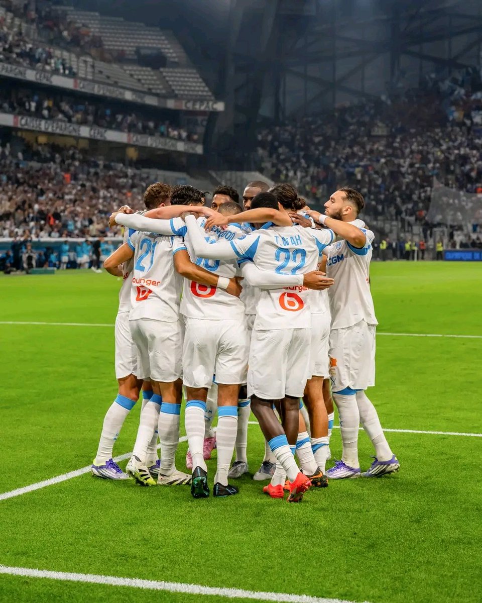 wanjiru_ge93653's tweet photo. Coach Roberto De Zerbi wants #OlympiquedeMarseille to fight #RealMarid in the coming #UEFAChampionsLeague match at the Santiago Bernabeu on Tuesday with courage.

Marseille have never beaten Real losing all four matches they have played in the Champions League, the last of which was in 2009. The club had a rough start in #Ligue1 for the 2025-26 season with two wins and two losses from the first four matches. Home midfielder Adrien Rabiot was forced out of the club after fighting in the dressing room.
#football ⚽️
