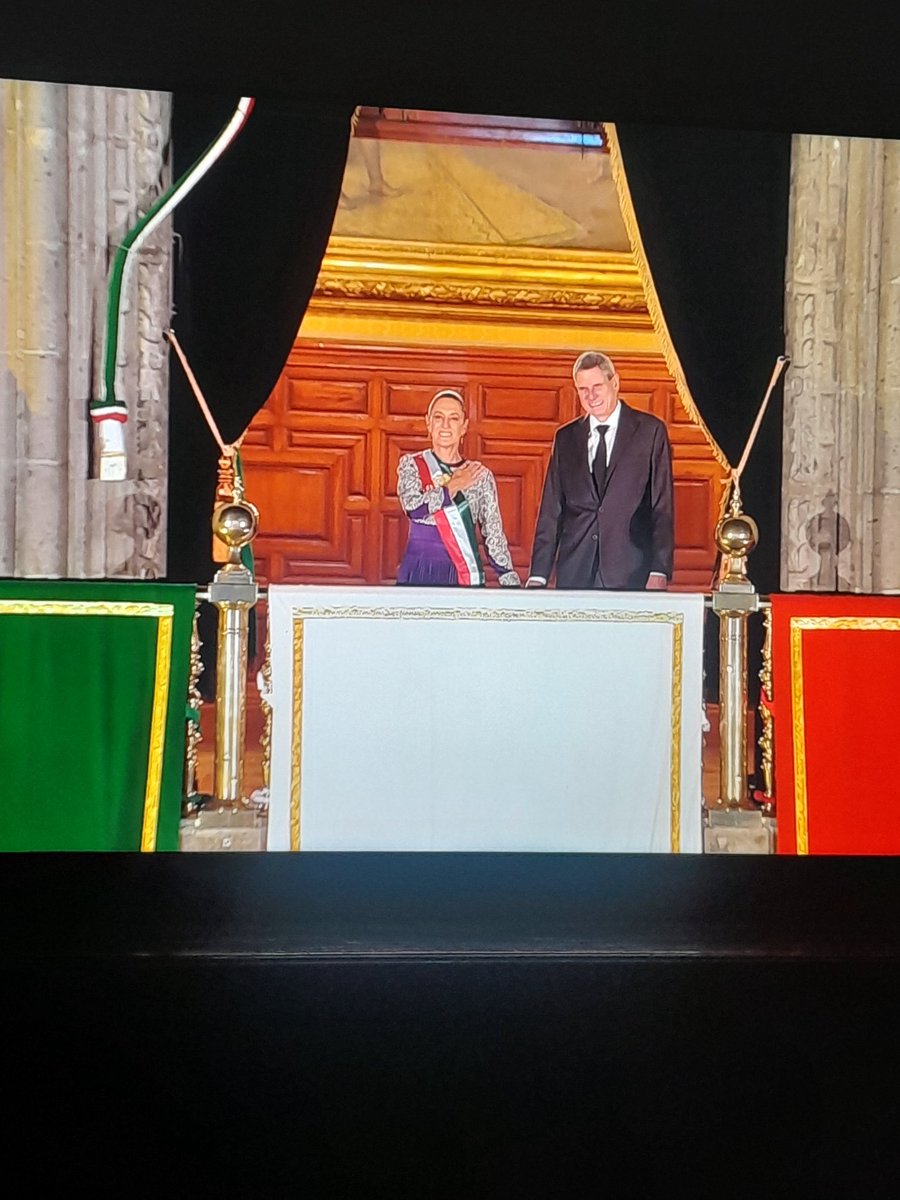 cinicmen's tweet photo. ¡ Viva México ! https://t.co/qCYVE8xcX7