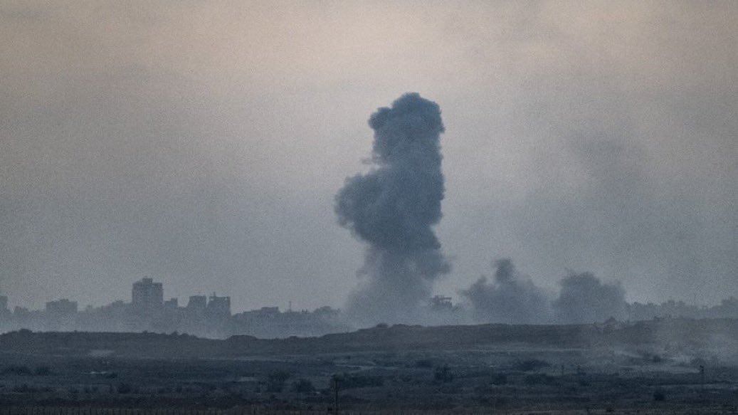 İsrail #Gazze’ye kara harekatı başlattı. 
Hedefleri belli; Filistin halkını sistematik biçimde yok etmek, yani soykırım siyasetiyle Gazze’yi işgal ve ilhak etmek.

Israel has launched a ground offensive in Gaza. 
The apparent aim is the systematic destruction of the Palestinian