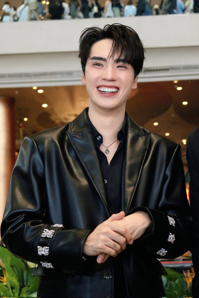 น่ารักกว่าเธอตอนนี้ ก็คือเธอในวินาทีถัดไป 🤍

#EFW2025xTEeThanapon
#EFW2025PressCon
#EFW2025 #SeeYouAtTheTent 
#ELLEThailand #ELLEMENThailand